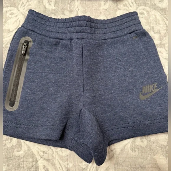 Nike Blue Short Sleeve Tee and shorts set - Picture 5 of 9
